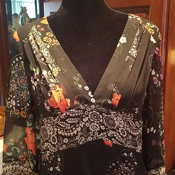 Blouse - Picture 2 of 5